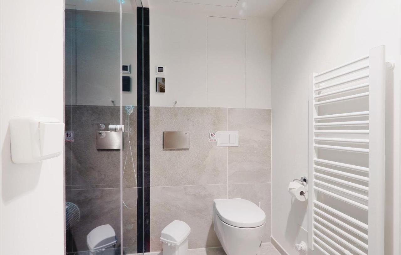 Stunning Apartment In Luebeck Travemuende With Wifi Exteriör bild